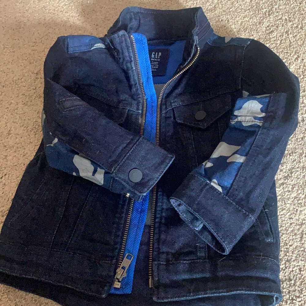 Gap 2T hooded Denim Cameo Jacket